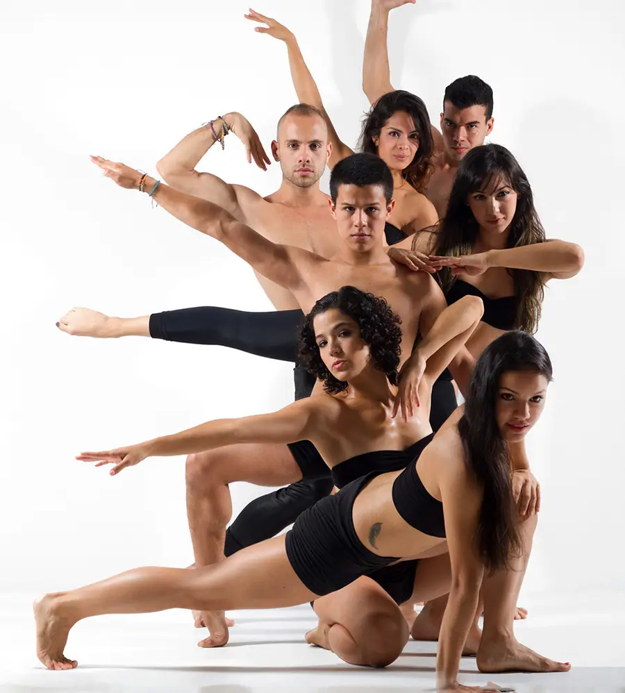 سالسا به طور معمول یک رقص دو نفره است